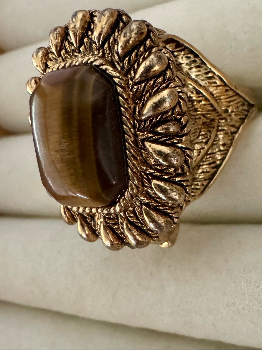 Rare Vintage Juicy Couture Tiger’s Eye Poison Ring Locket Hidden Compartment Y2